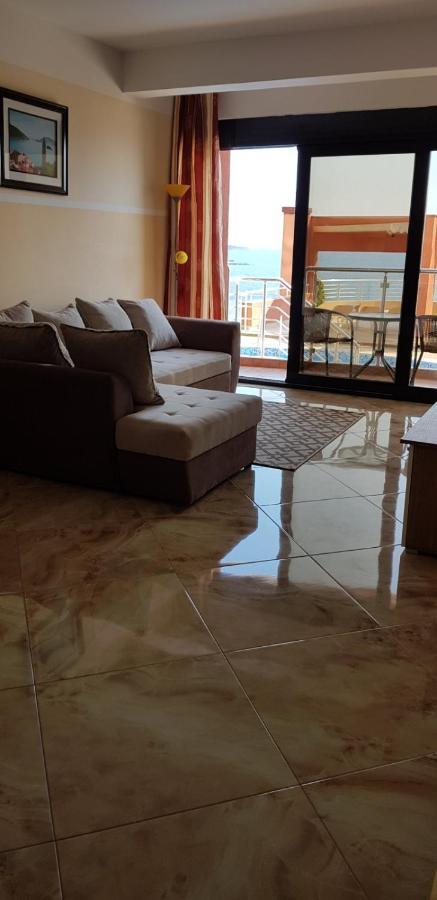 Apartment Sea Space 2 Добра вода Екстериор снимка