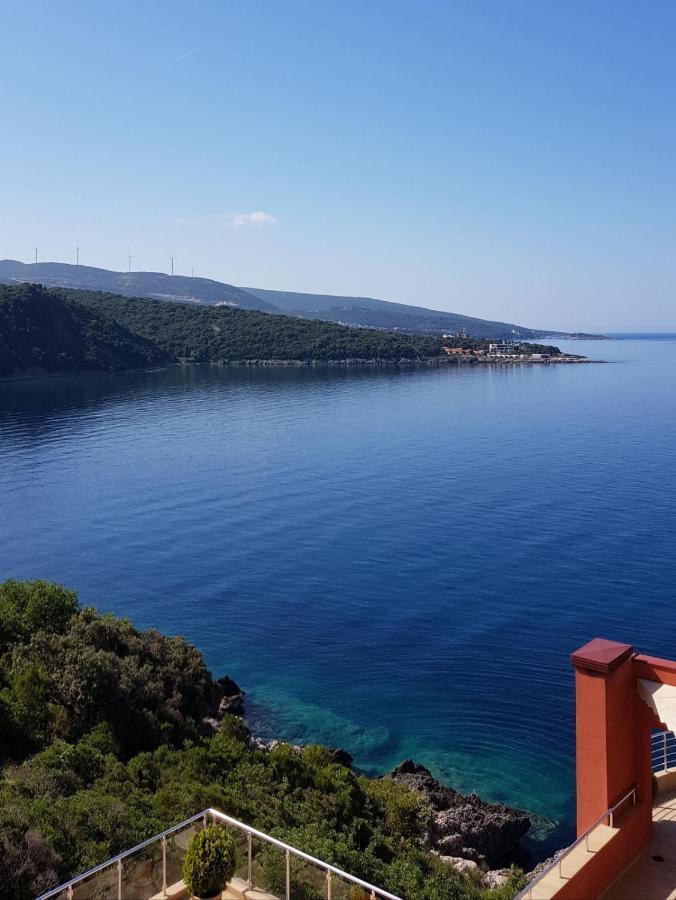 Apartment Sea Space 2 Добра вода Екстериор снимка