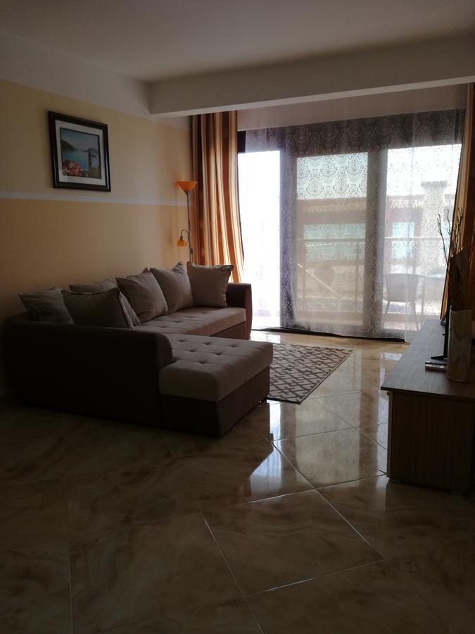 Apartment Sea Space 2 Добра вода Екстериор снимка