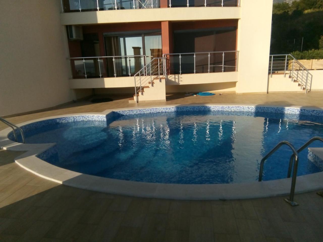 Apartment Sea Space 2 Добра вода Екстериор снимка